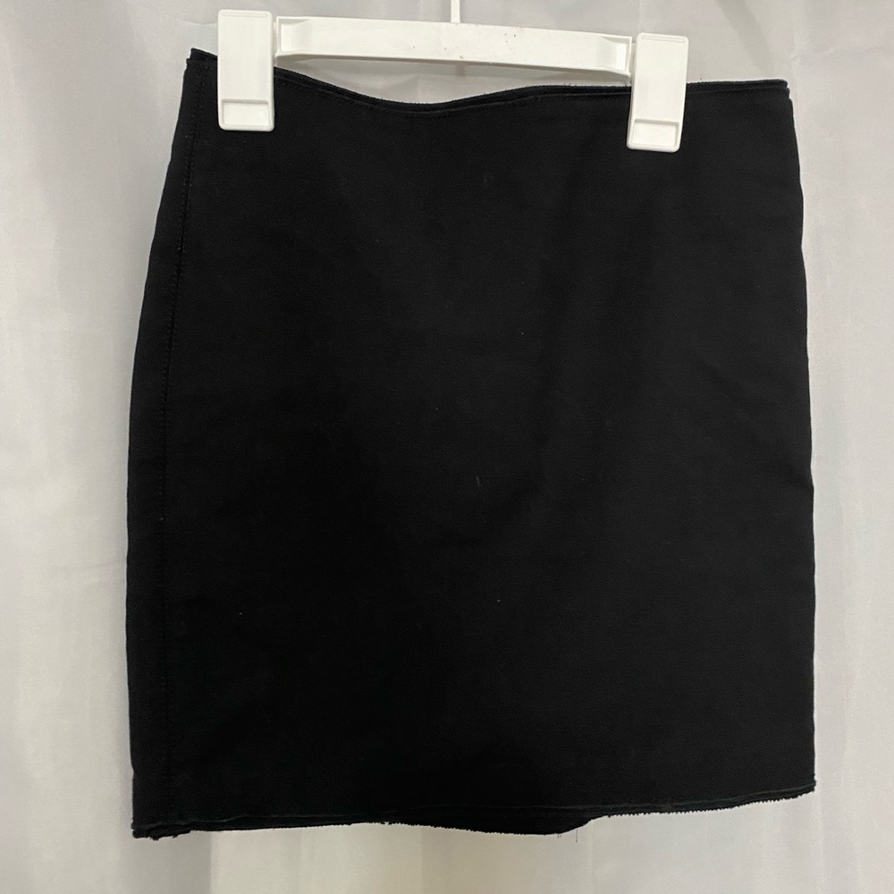 2010 Zara Classic Black Fitted mini skirt size XS. Y2K